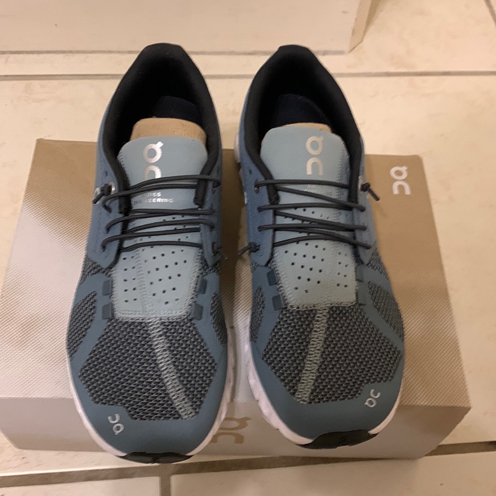 Cloud 5 Sneakers, grayish-blue, brand new Size 9W